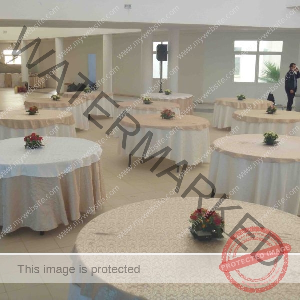 Table 8 personnes ronde